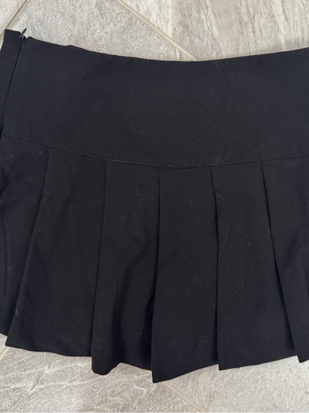 Love Tree Black Pleated Mini Skirt with Double Buckle Detail; Sz S punk preppy - Picture 4 of 7